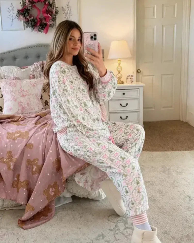 Women’s Christmas Loungewear Set – Tree & Bow Print Two-Piece Pajamas, Long Sleeve Top & Pants